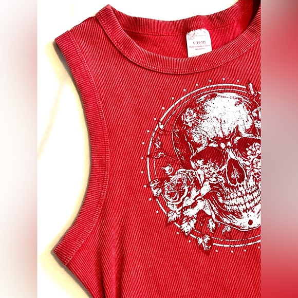 No Boundaries Red Skull Graphic Juniors Ribbed Tank Top Size 11-13 - Picture 4 of 14